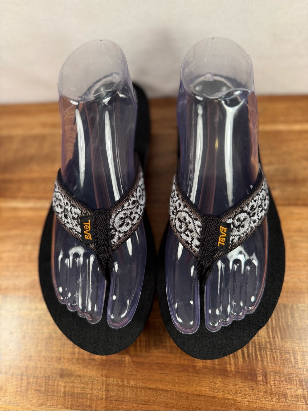 Teva Mush II Flip Flop Sandals Black/White/Grey Size 8 NWOT